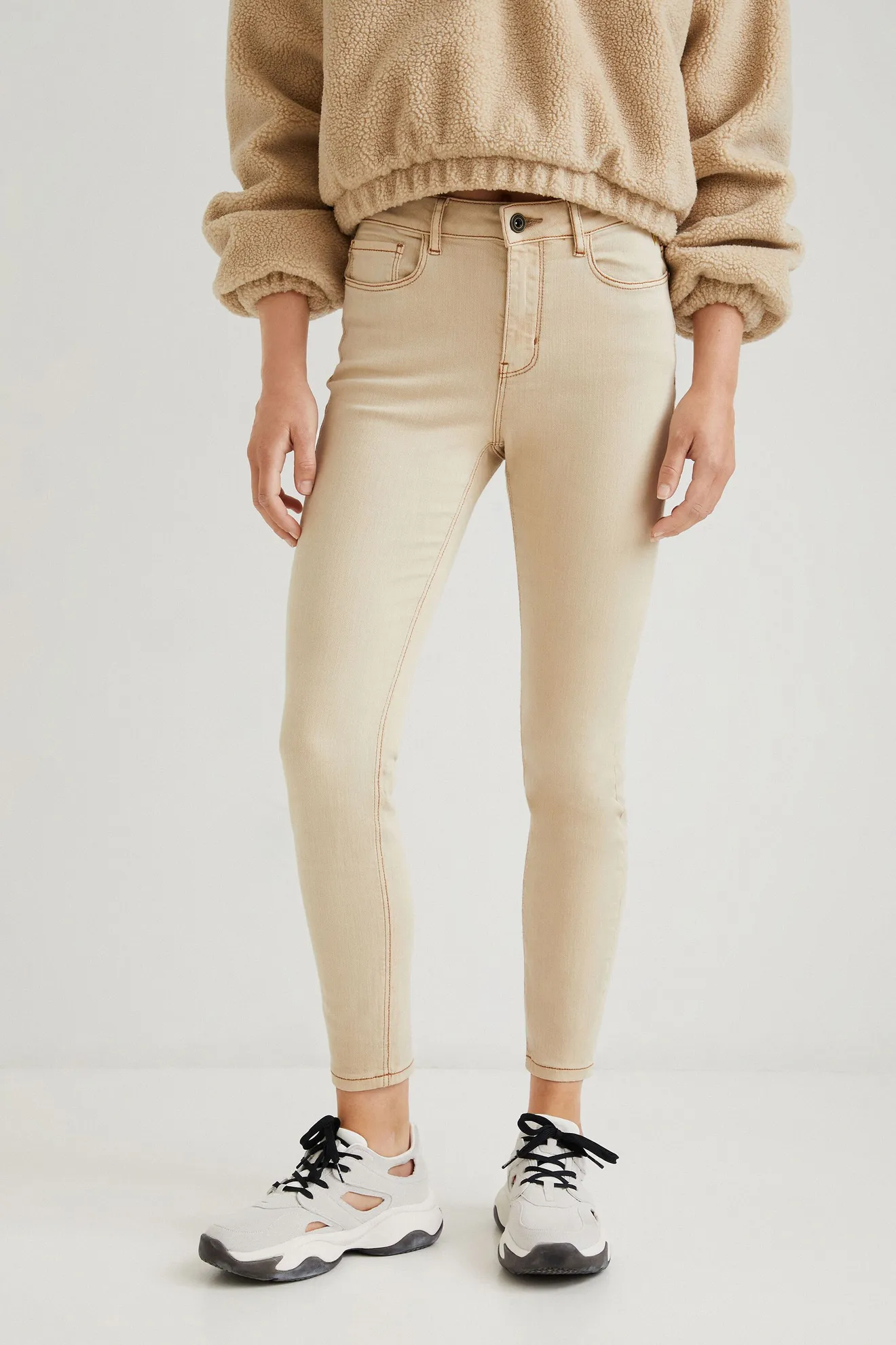 Pantalón skinny básico