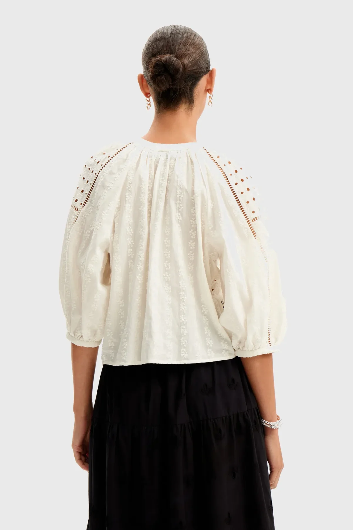 Blusa bordado floral - Imagen 2